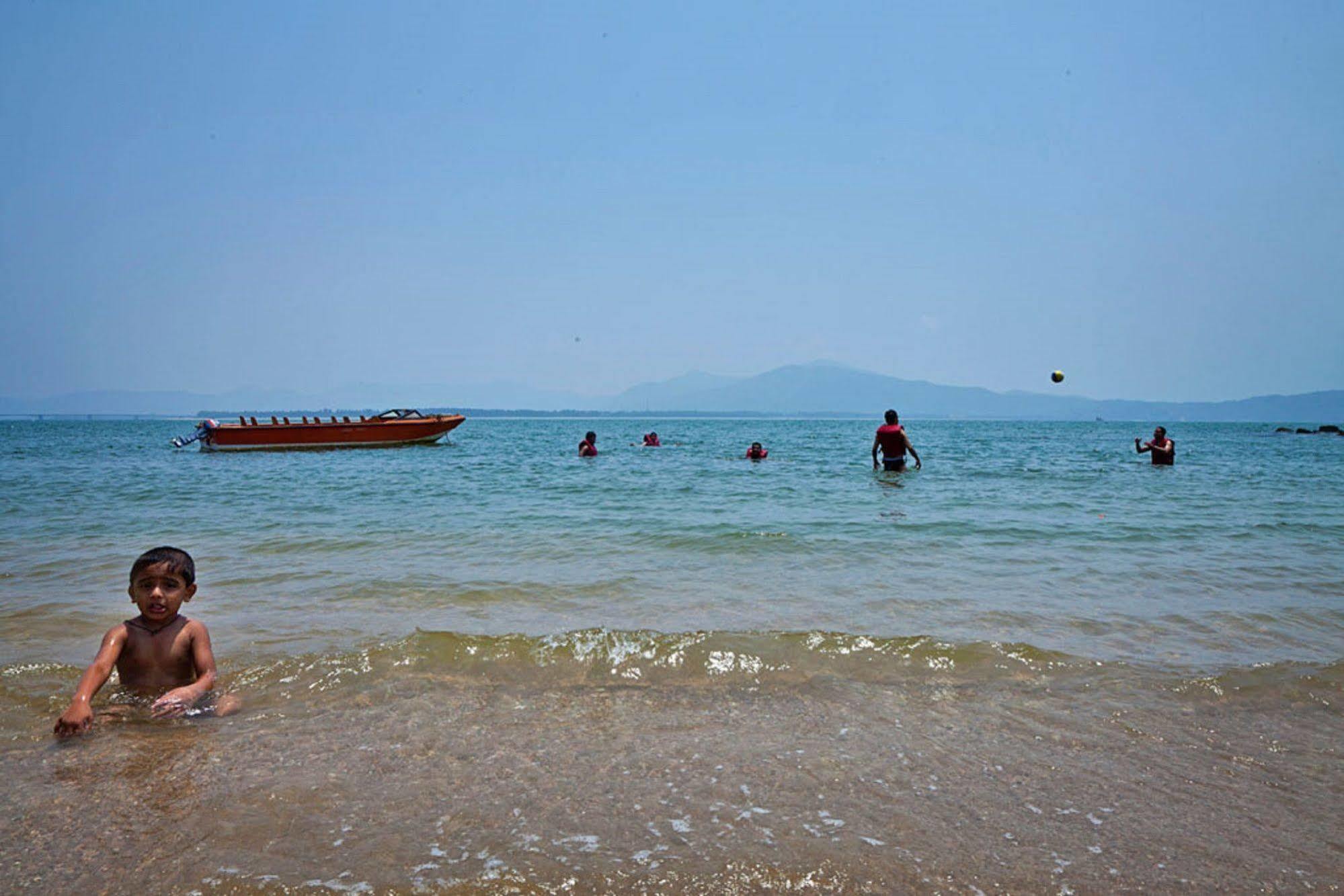 Sterling Karwar Ξενοδοχείο Εξωτερικό φωτογραφία